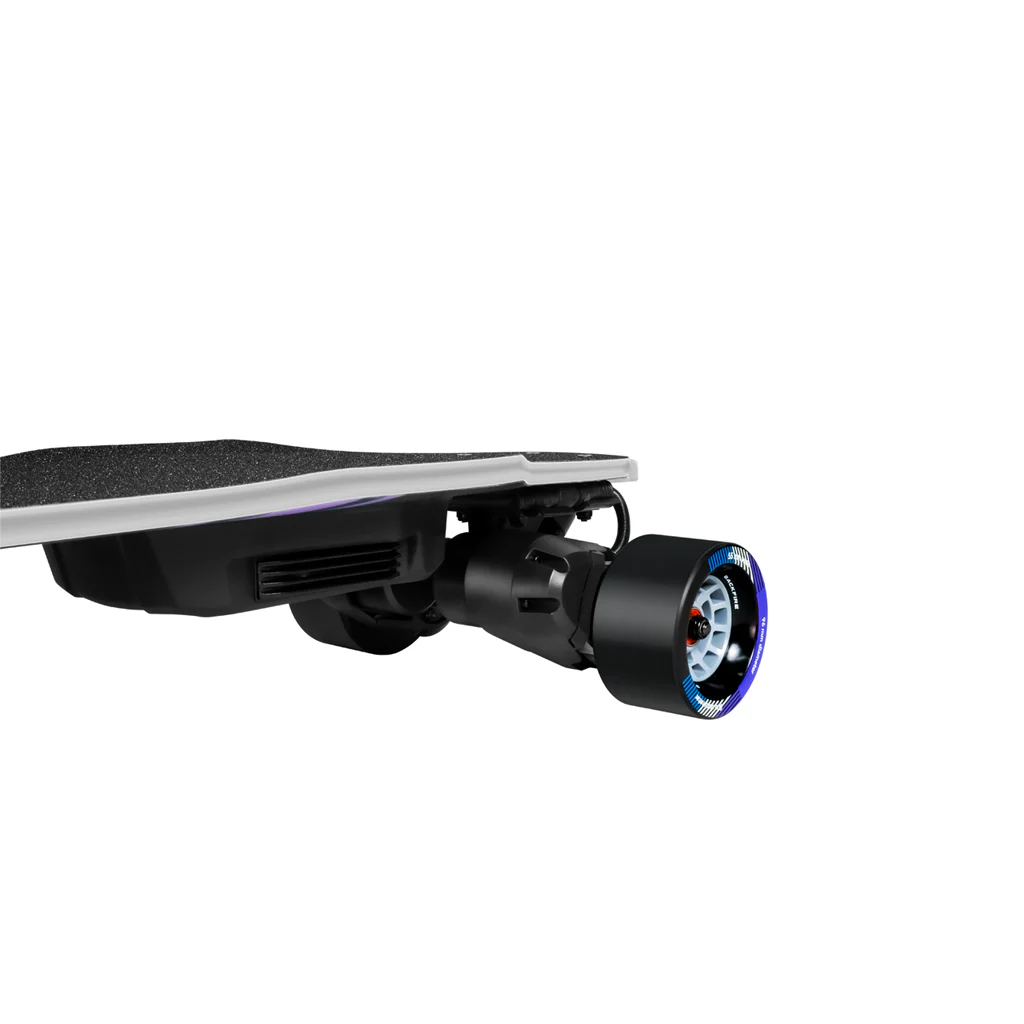 Backfire Zealot S3 Belt Drive Electric Skateboard with Major V3 Remote - Image 6