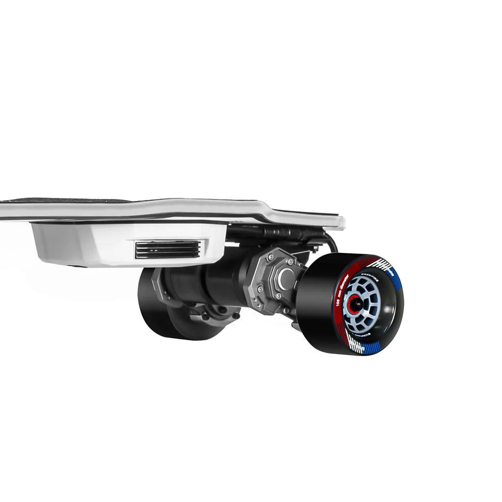 Backfire Zealot X2 Gear Drive Electric Skateboard with Major V3 Remote - Image 11